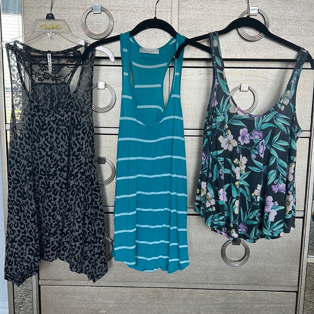 Miscellaneous tanks from different places all in size small